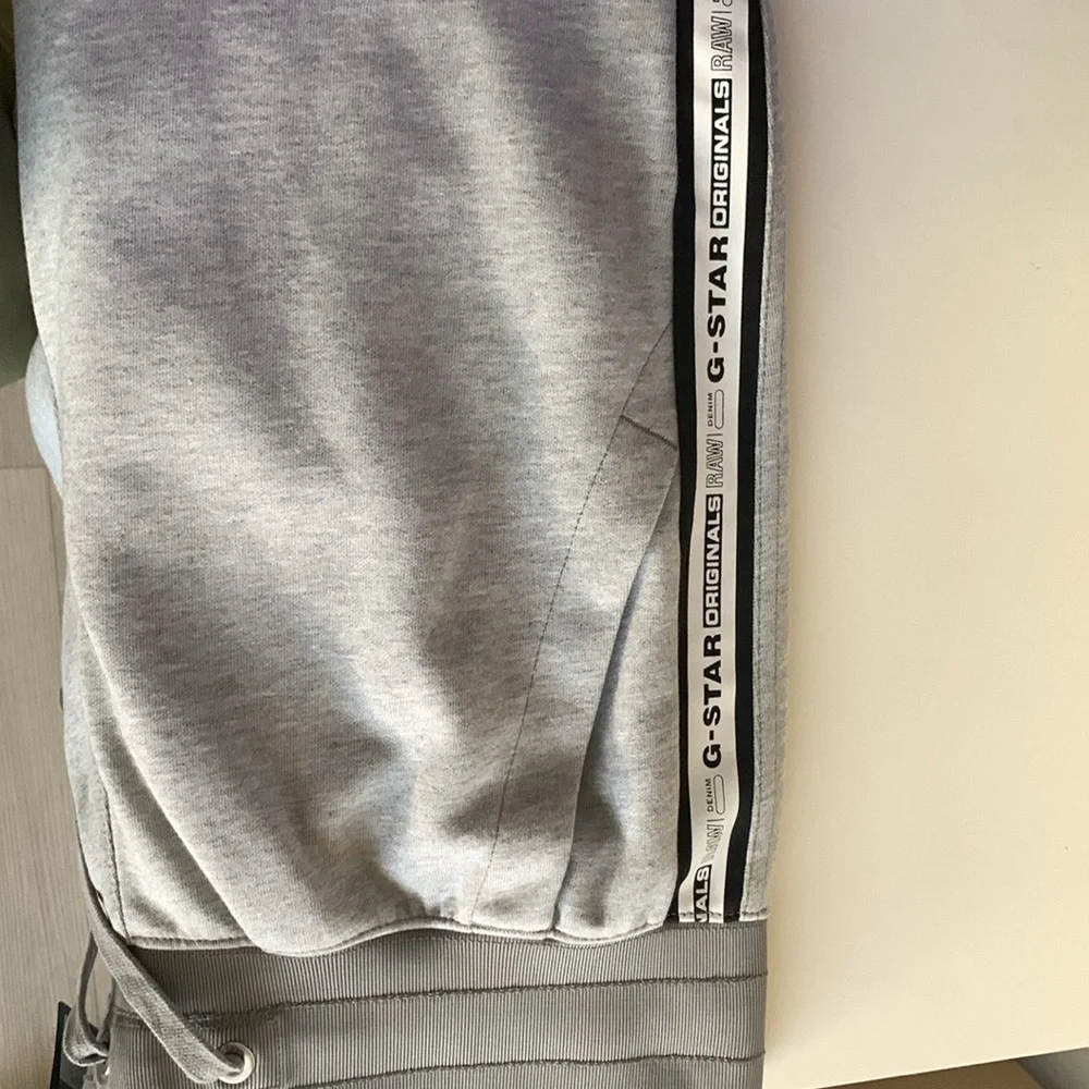 G-Star Raw Alchesai slim tapered Sweatpants. Size Small. - Picture 3 of 6